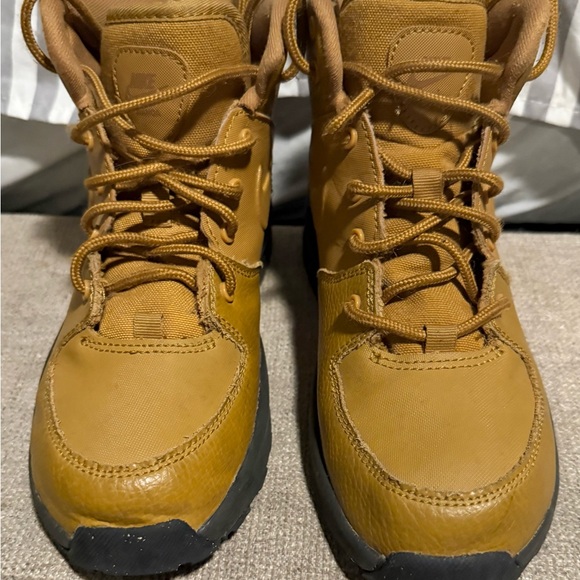 Nike ACG Tan Kids Boots - Picture 1 of 6